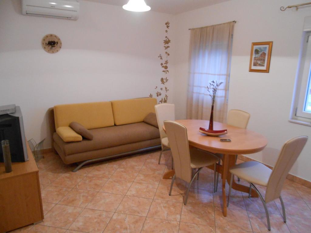 Apartments Luvi Trogir Chambre photo